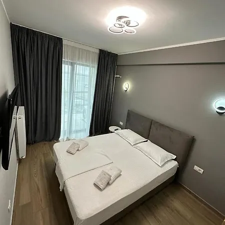 Ami Mamaia